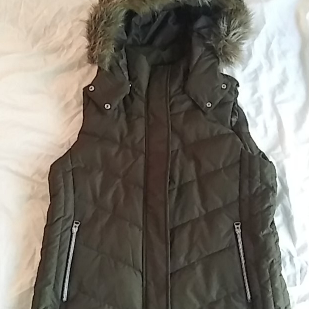 Green puffer vest